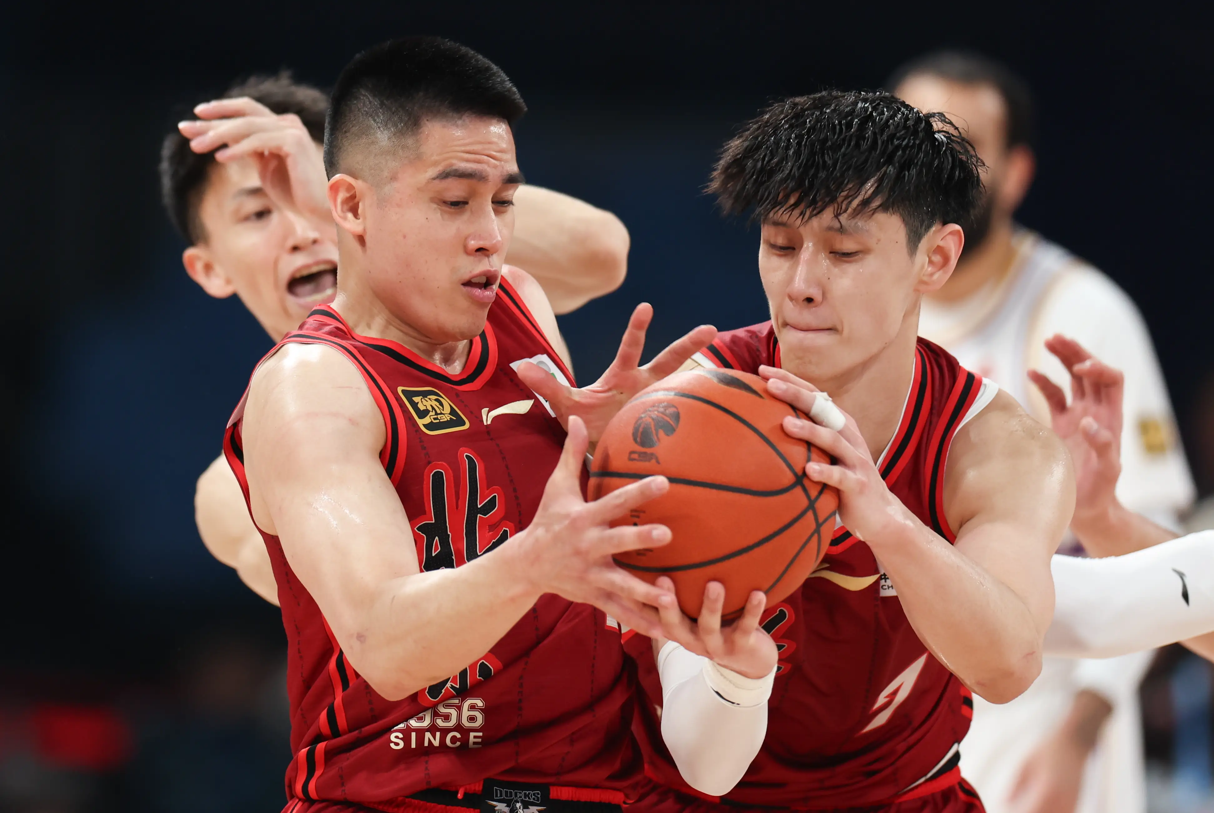 开云体育下载-包含CBA季后赛清晨走向成谜，达拉斯独行侠篮板制胜，媒体盛赞，训练强度明显提升的词条