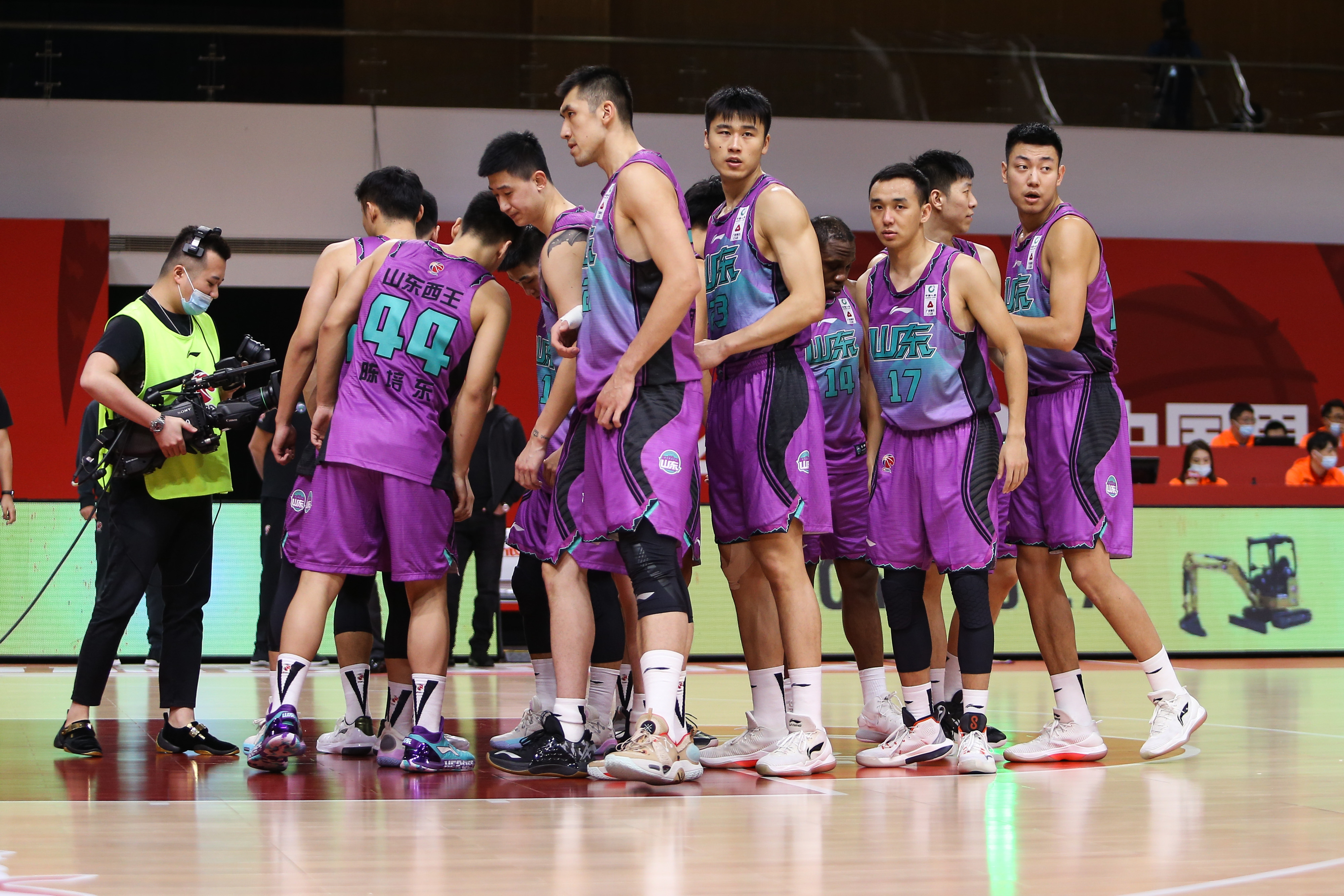 开元体育-山东男篮内部会议纪要流出——赛前止住颓势,德甲使命明确,资深球员宣示担当的简单介绍