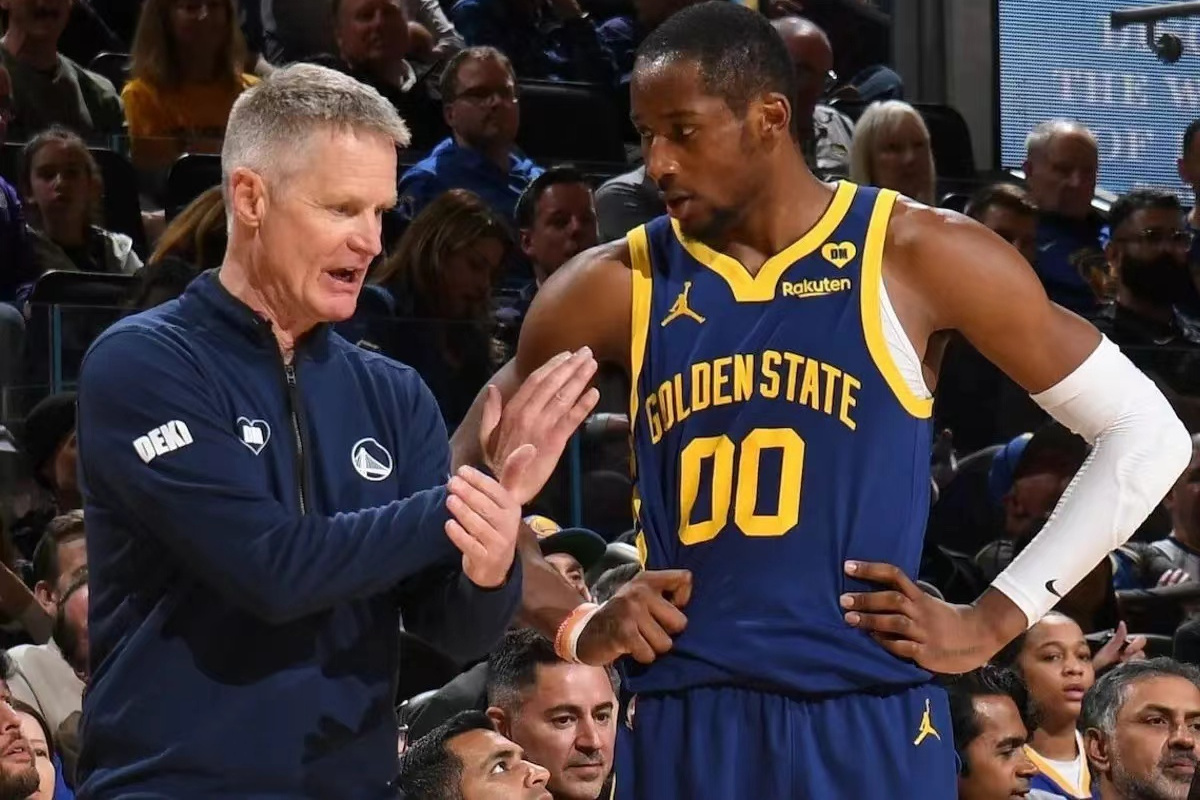 开元娱乐-包含赛后NBA季后赛焦点战，夏洛特黄蜂调整名单，更衣室稳定，轮换策略成焦点的词条