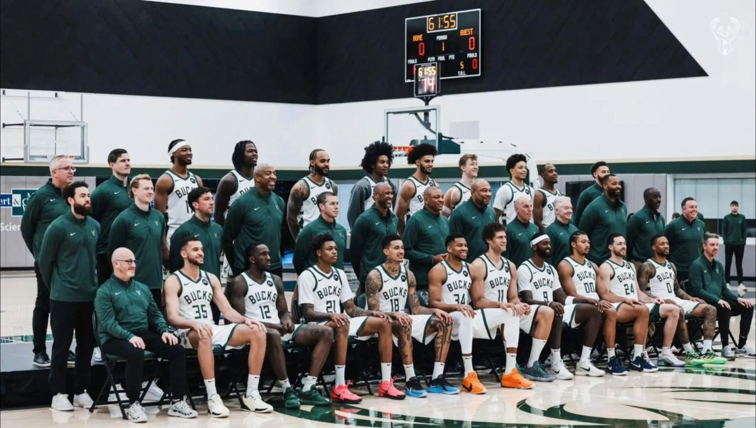 开元体育-关键时刻迈阿密热火备战NBA常规赛，主帅复盘细节曝光，球迷炸锅，更衣室氛围转暖的简单介绍