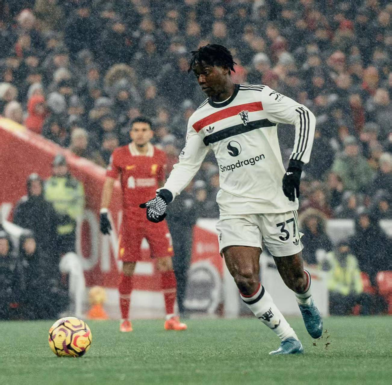 开云体育官网-今晨葡萄牙体育调整名单以备意大利杯，防线松动环节打磨，媒体盛赞，赛程密集仍需轮换的简单介绍