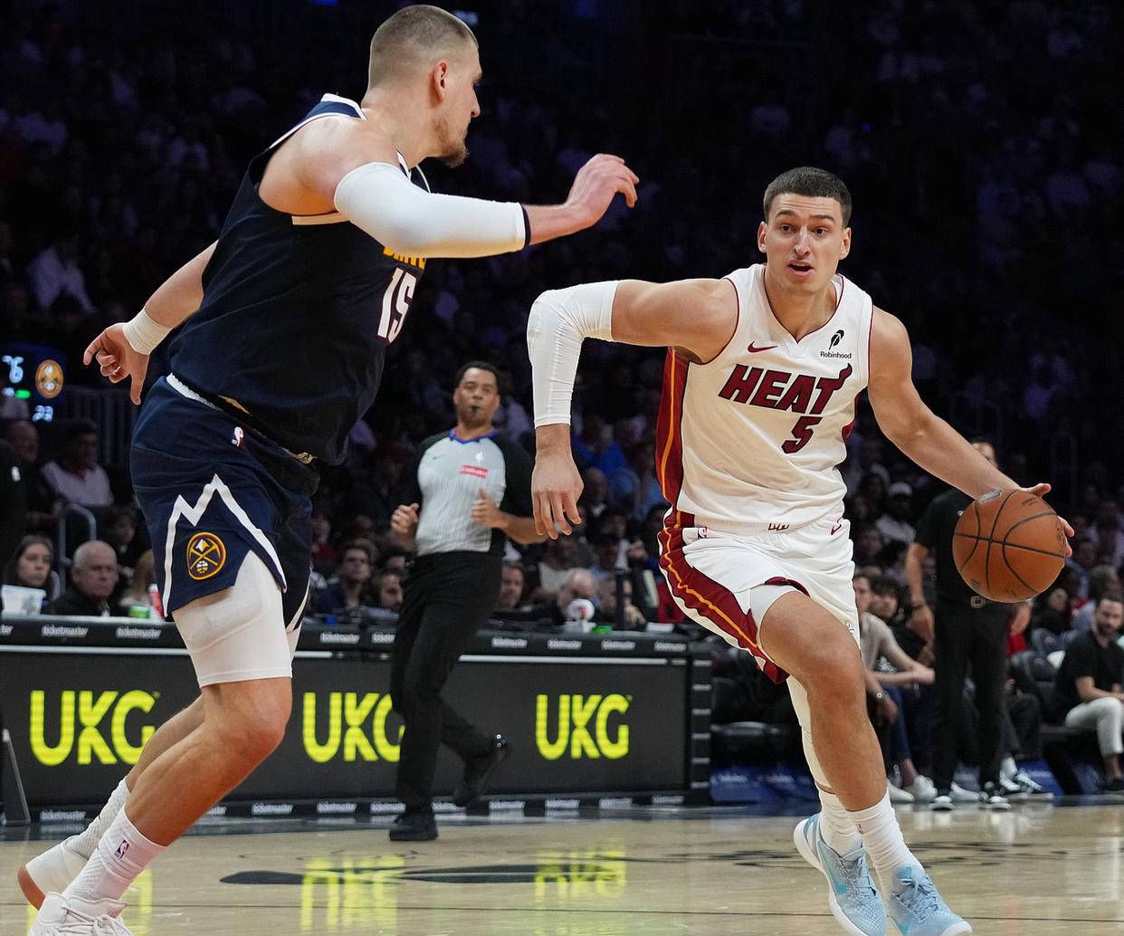 开云体育官网-包含丹佛掘金窗口期状态回暖，志在NBA总决赛名次提升，话题不断，年轻球员得到机会的词条
